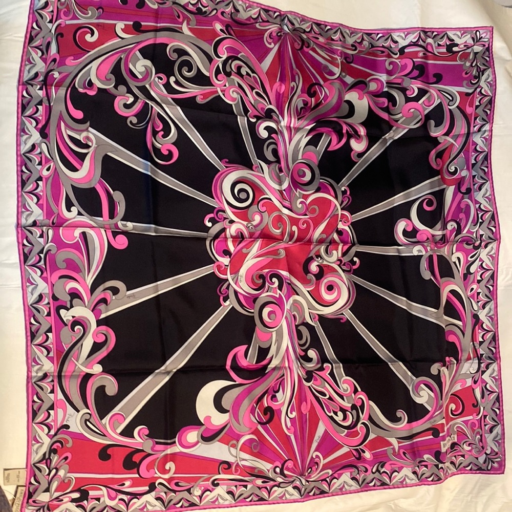 Emilio Pucci Silk Scarf - NWT 🩷🖤🩶🩷